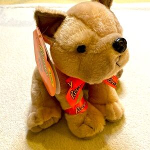 NWT Reese’s stuffed tan bulldog plush stuffed animal toy 7” tall